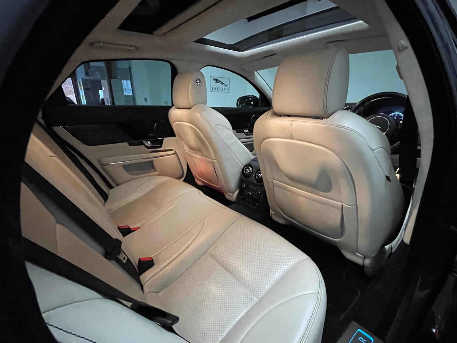 Used Jaguar XJ 2013 for sale - 76057878: Photo 18