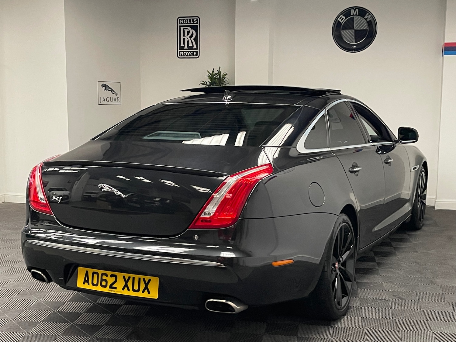 Used Jaguar XJ 2013 for sale - 76057878: Photo 22