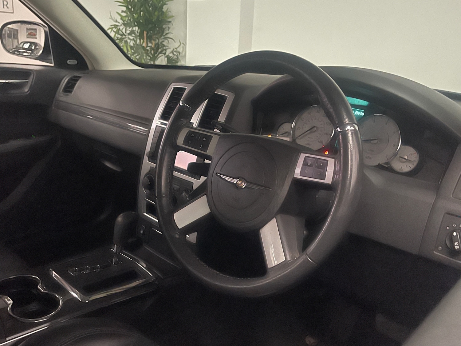 Used Chrysler 300C 2010 for sale - 77062317: Photo 15