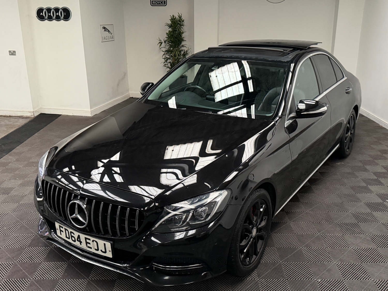 Used Mercedes-Benz C Class 2014 for sale - 77505986: Photo 19