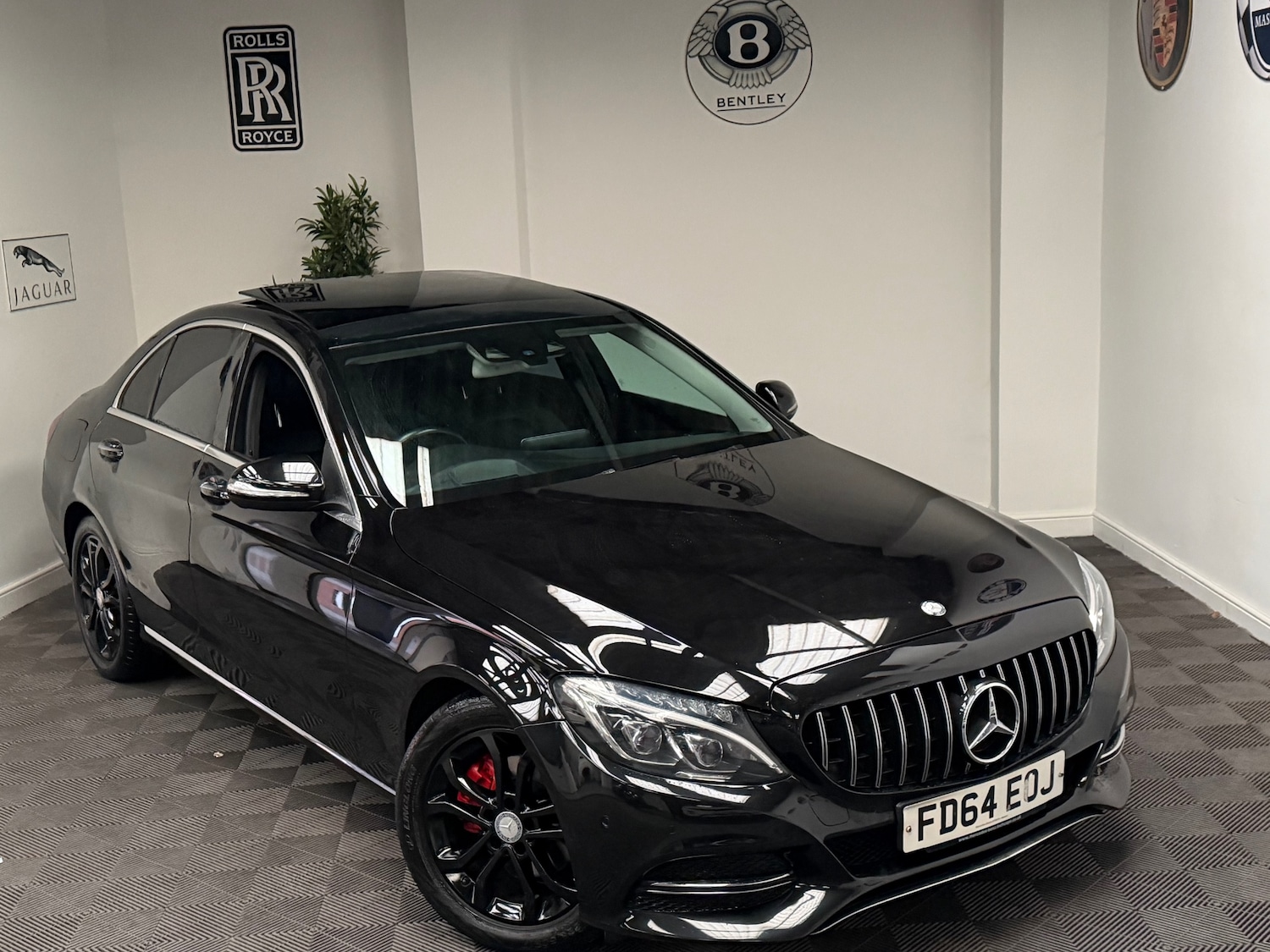 Used Mercedes-Benz C Class 2014 for sale - 77505986: Photo 4