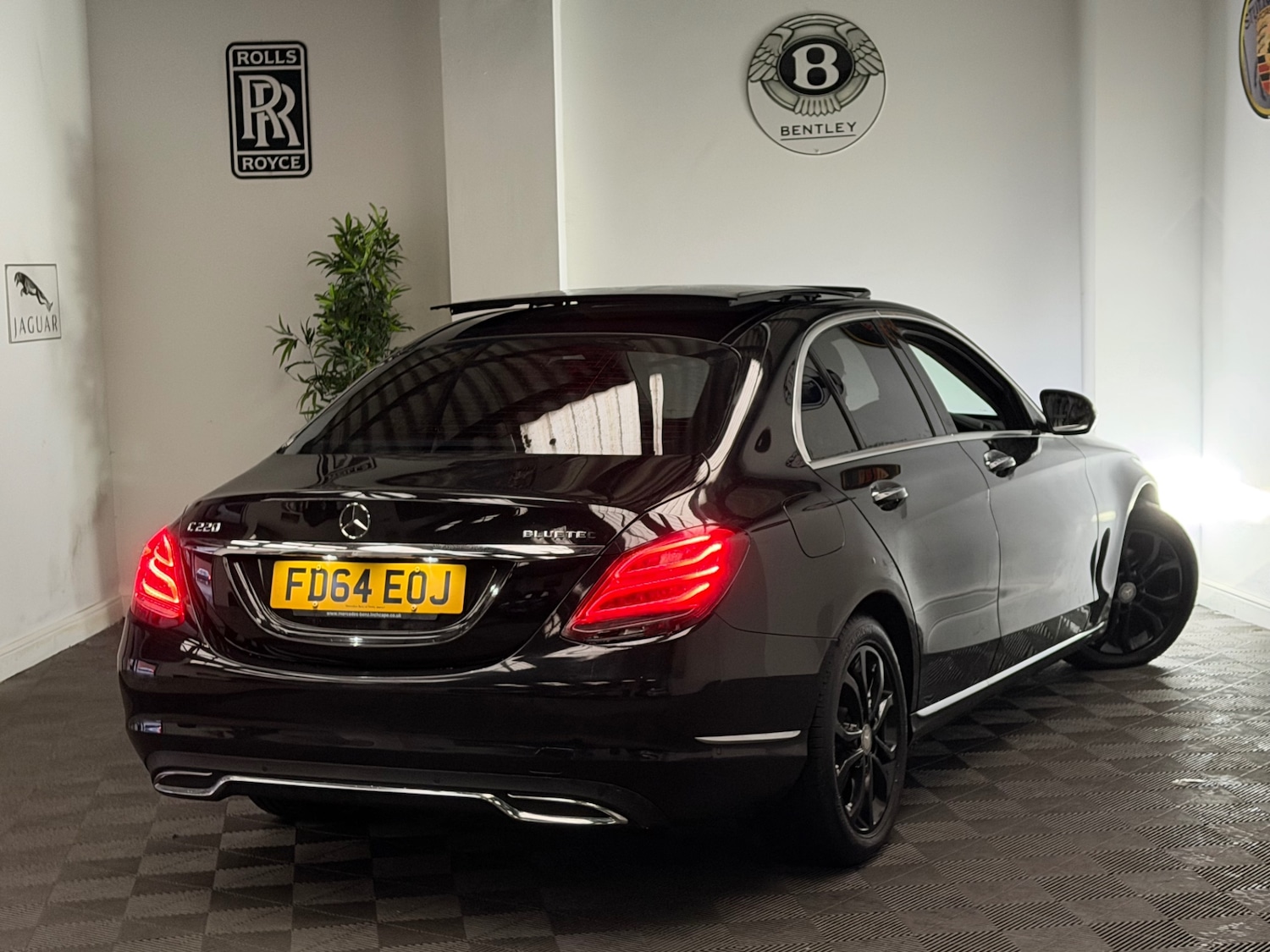 Used Mercedes-Benz C Class 2014 for sale - 77505986: Photo 5