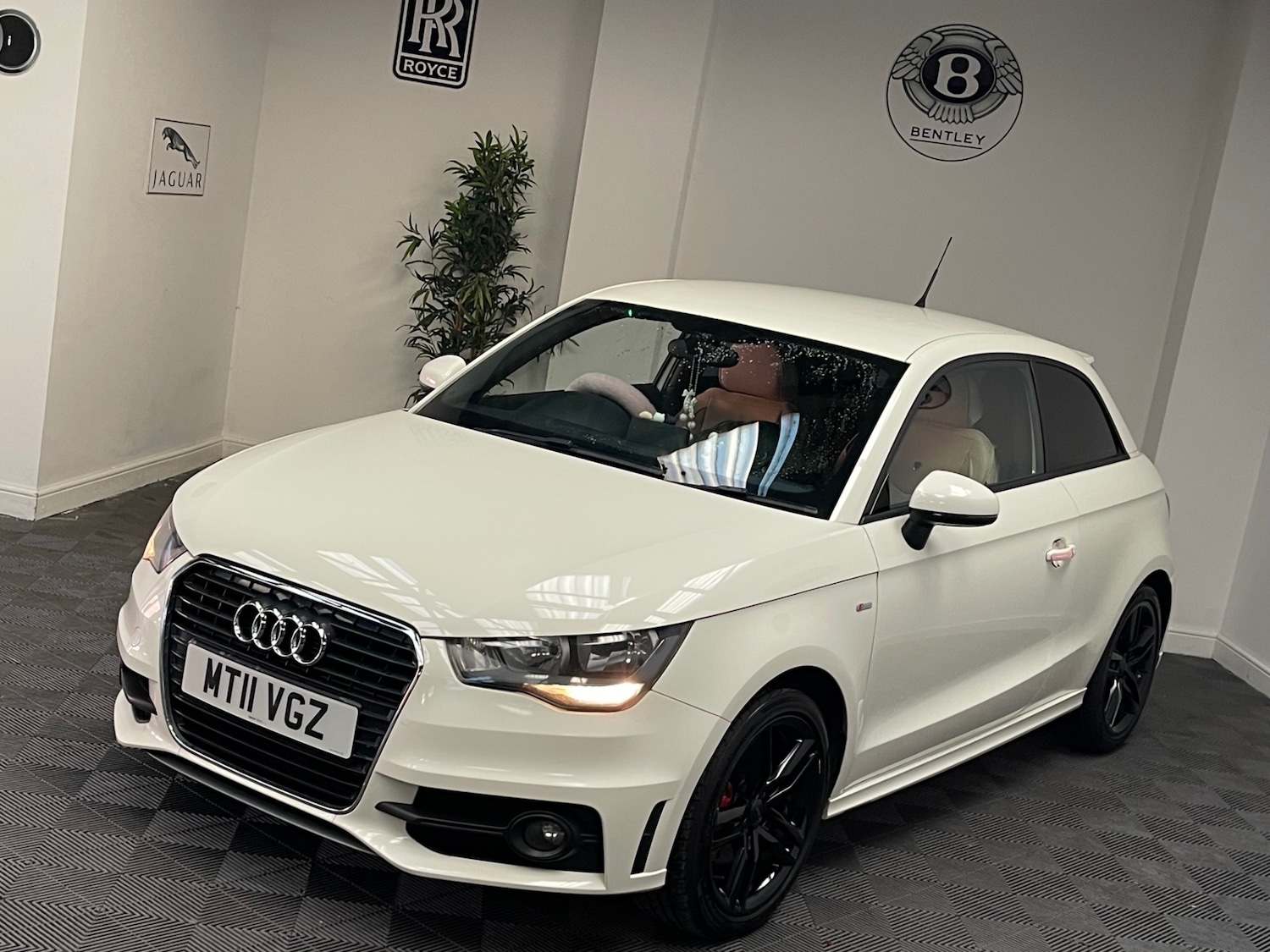 Used Audi A1 2011 for sale - 77106680: Photo 16