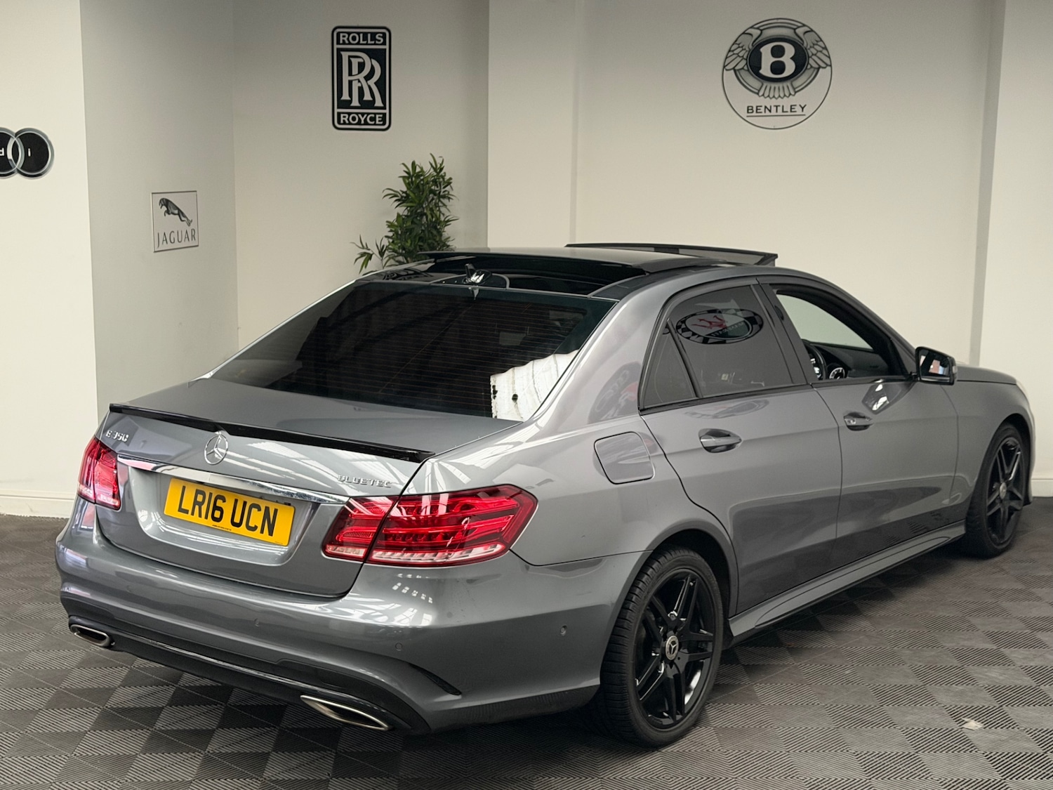 Used Mercedes-Benz E Class 2016 for sale - 77506034: Photo 5