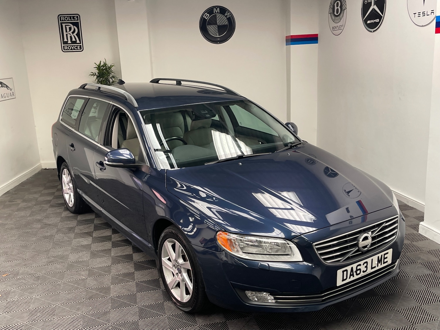 Used Volvo V70 2014 for sale - 76155792: Photo 15