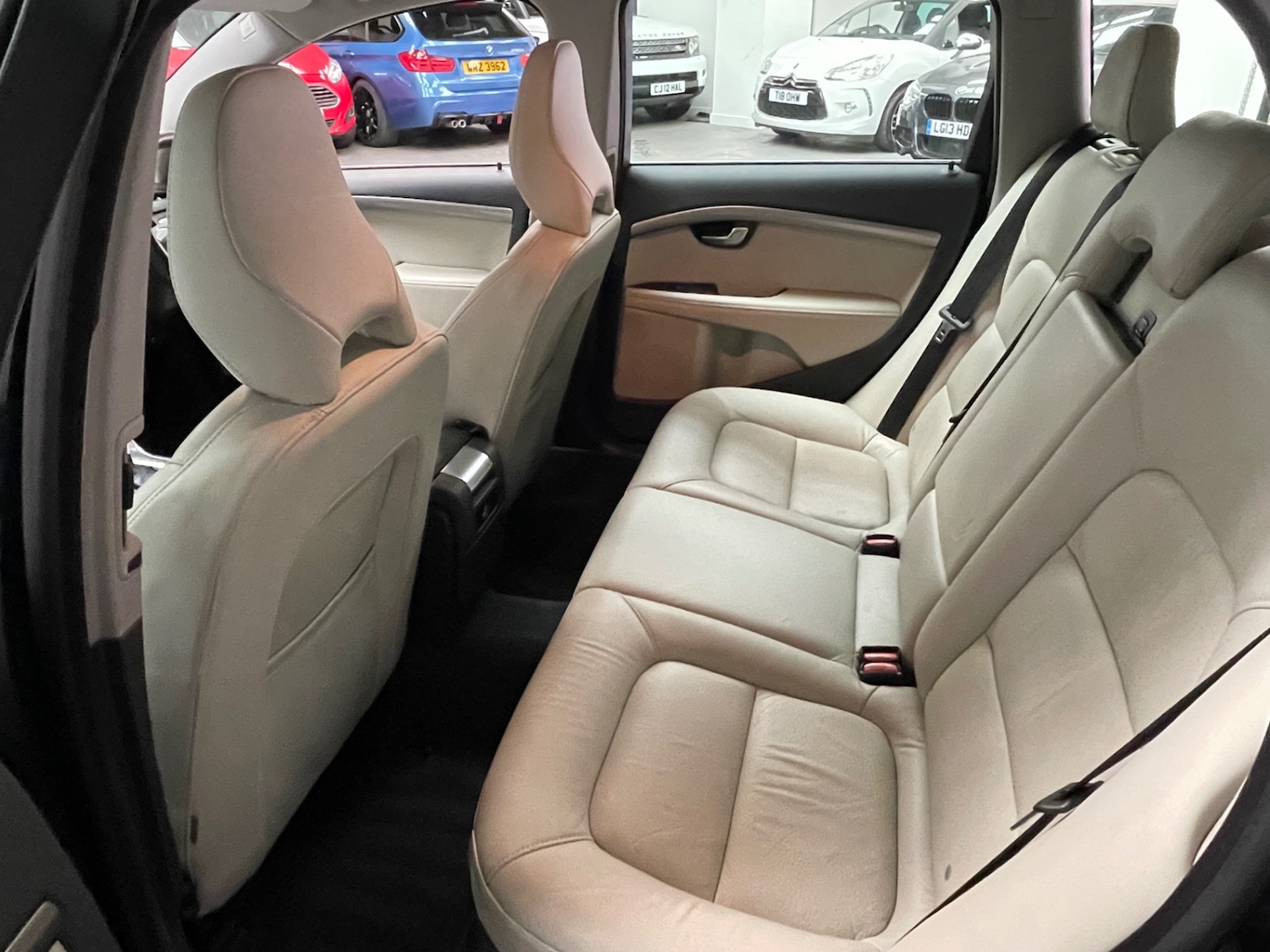 Used Volvo V70 2014 for sale - 76155792: Photo 17