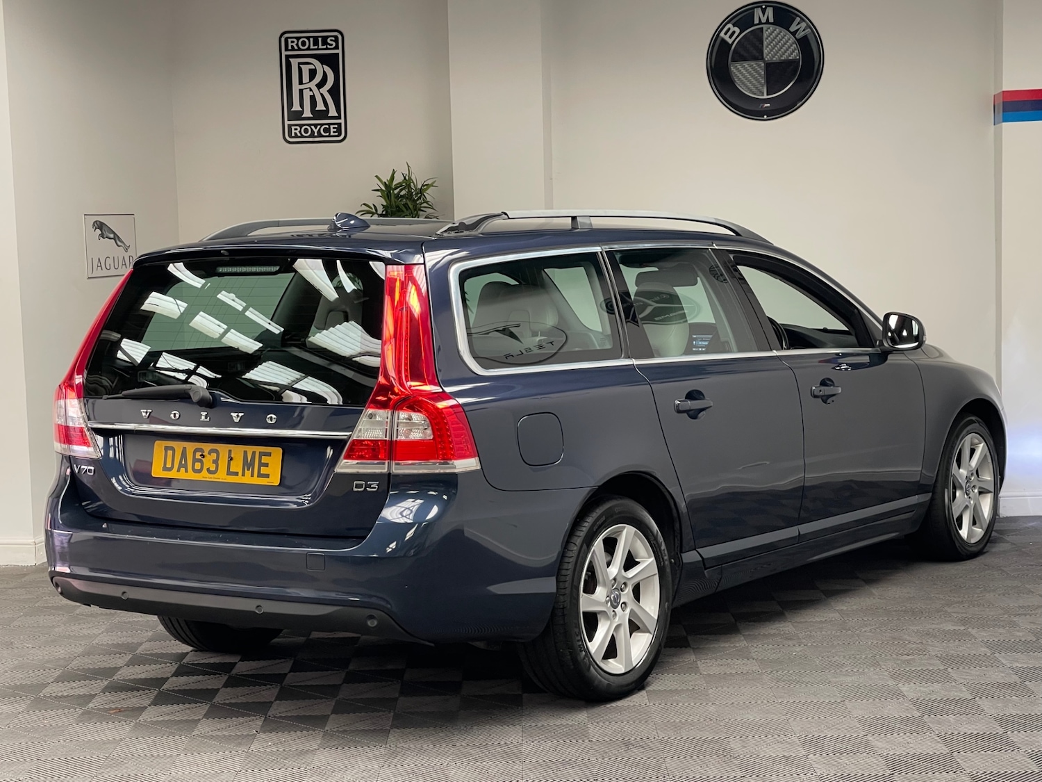Used Volvo V70 2014 for sale - 76155792: Photo 5