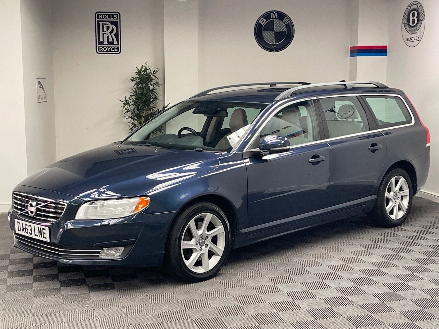 Used Volvo V70 2014 for sale - 76155792: Photo 8