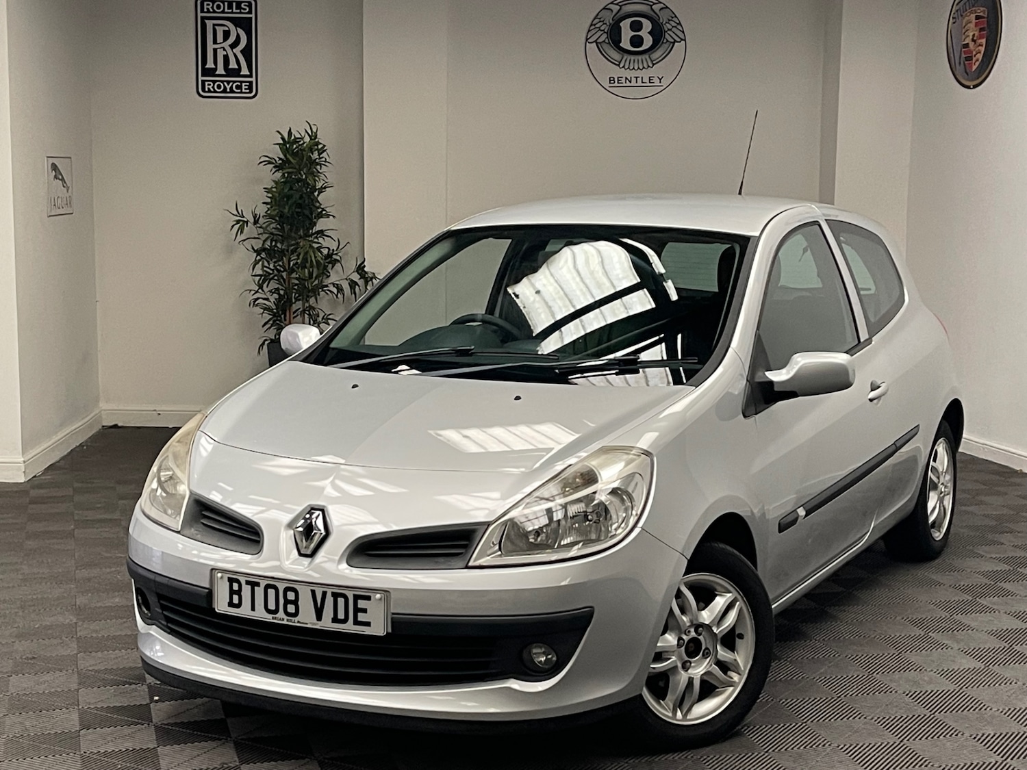 Used Renault Clio 2008 for sale - 77118853: Photo 2