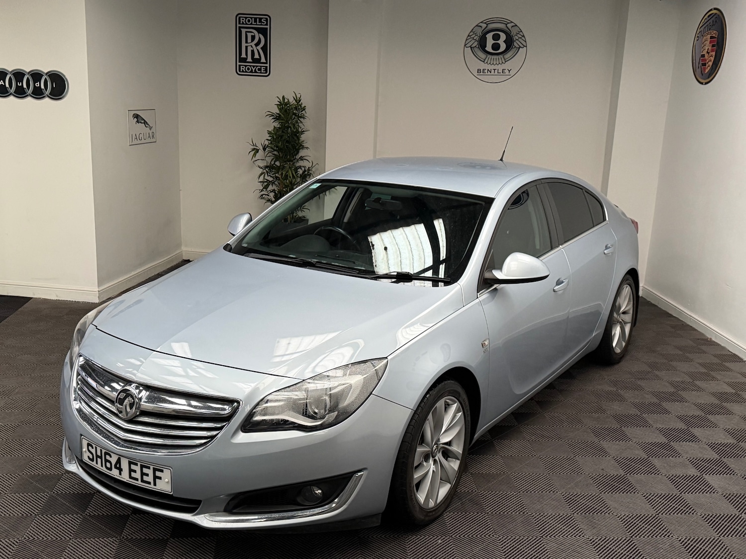 Used Vauxhall Insignia 2014 for sale - 77656525: Photo 2