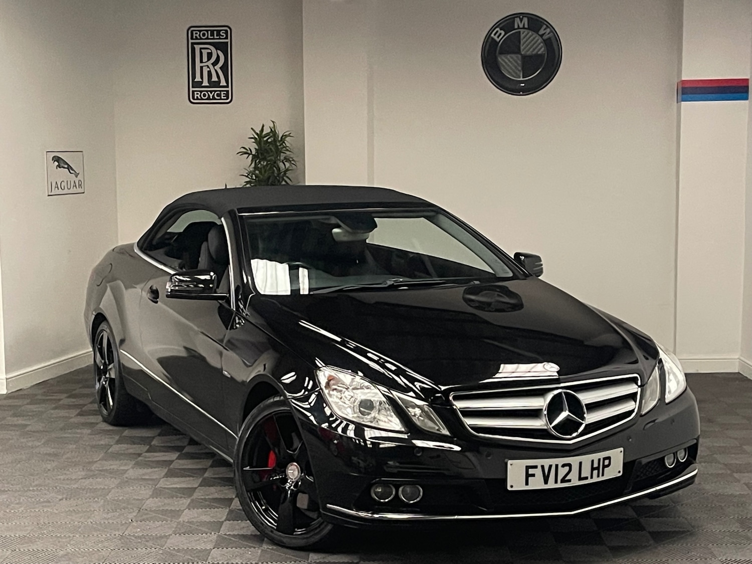 Used Mercedes-Benz E Class 2012 for sale - 77065885: Photo 1