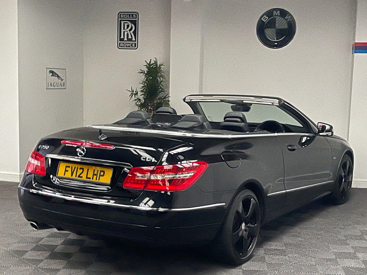 Used Mercedes-Benz E Class 2012 for sale - 77065885: Photo 10