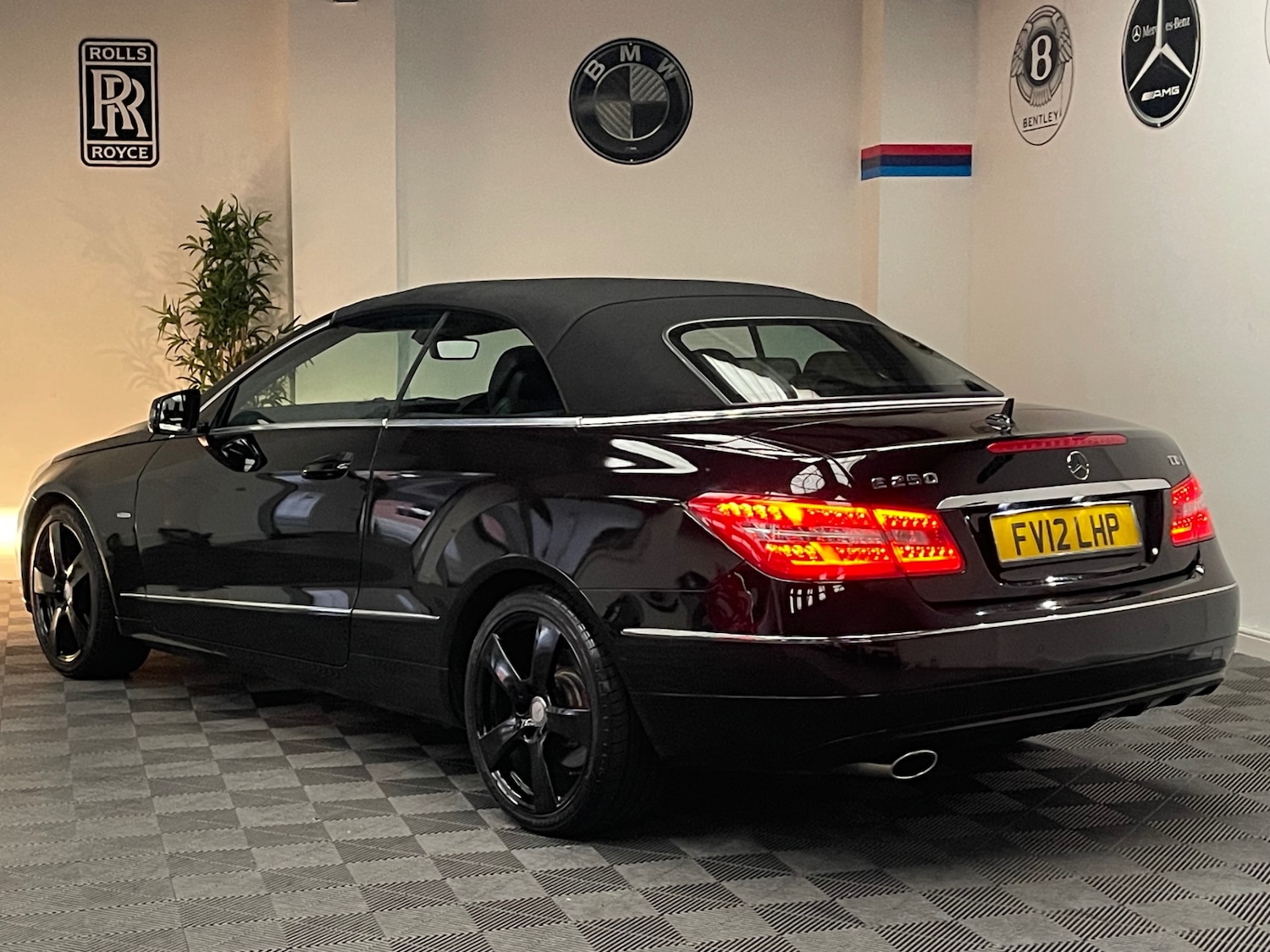 Used Mercedes-Benz E Class 2012 for sale - 77065885: Photo 21