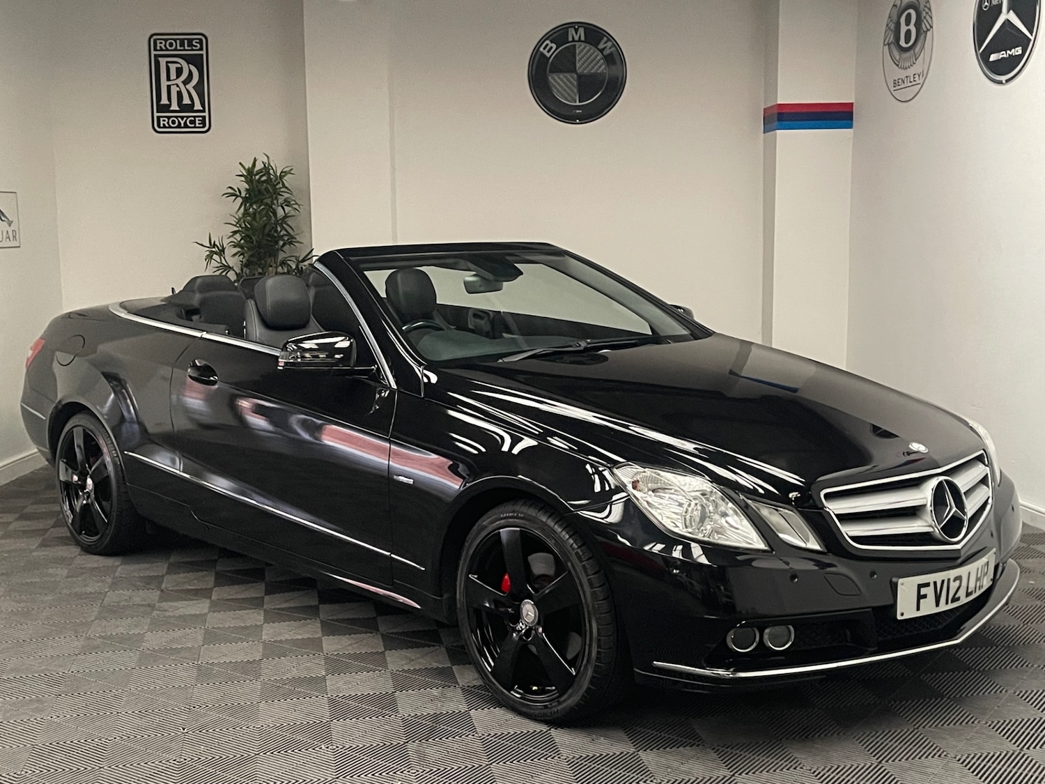 Used Mercedes-Benz E Class 2012 for sale - 77065885: Photo 3