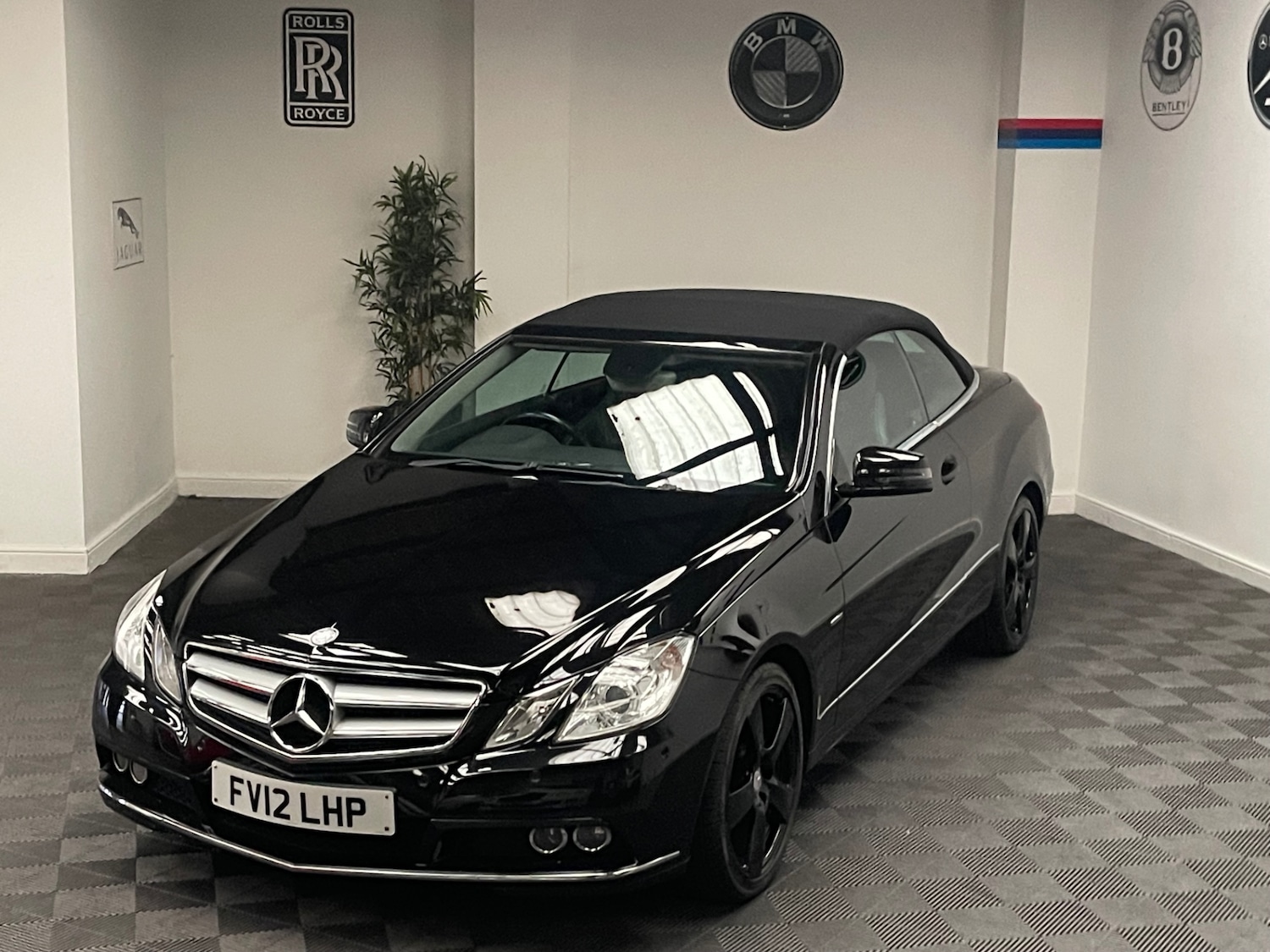 Used Mercedes-Benz E Class 2012 for sale - 77065885: Photo 4