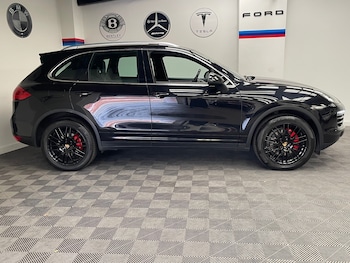 Used Porsche Cayenne 2010 for sale - 75077339: Photo