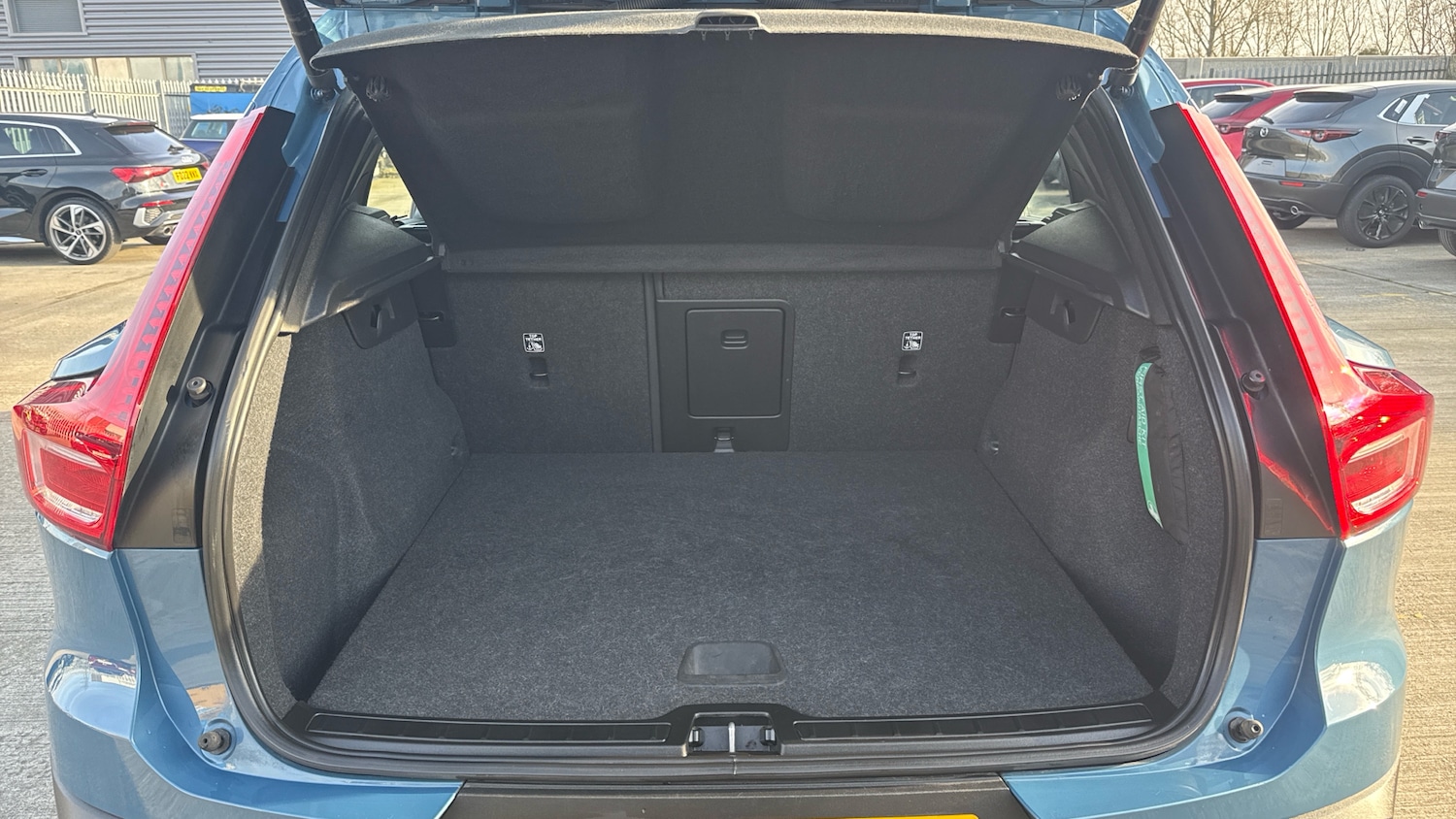 Used Volvo XC40 2023 for sale - 77807280: Photo 15