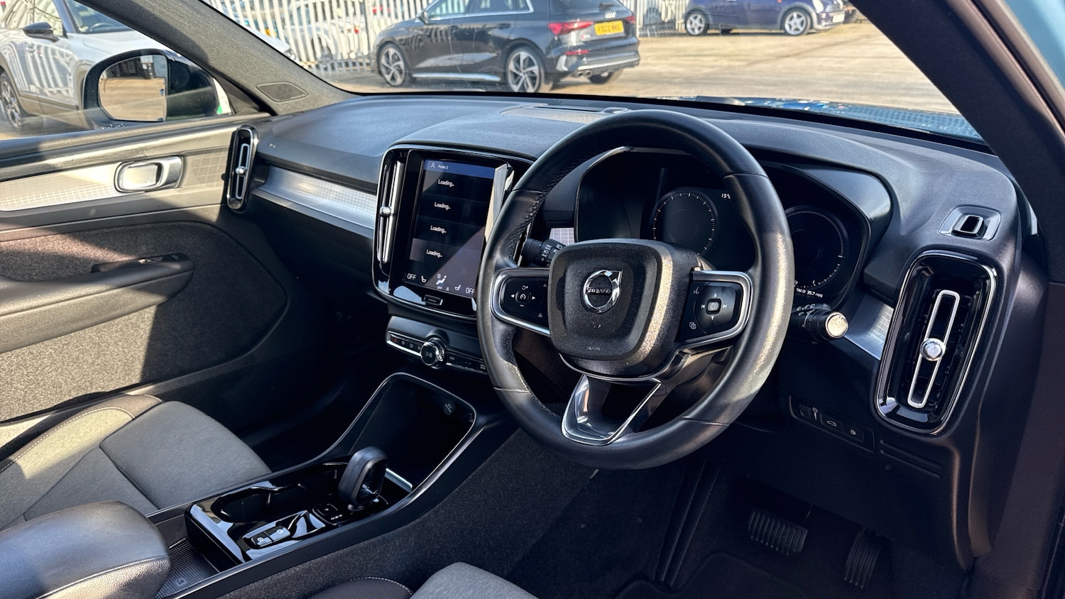 Used Volvo XC40 2023 for sale - 77807280: Photo 9