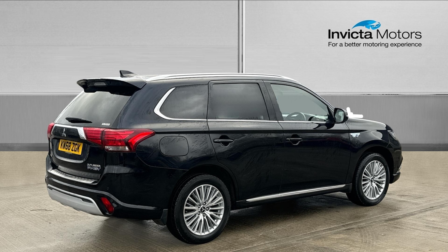 Used Mitsubishi Outlander 2018 for sale - 76864130: Photo 3