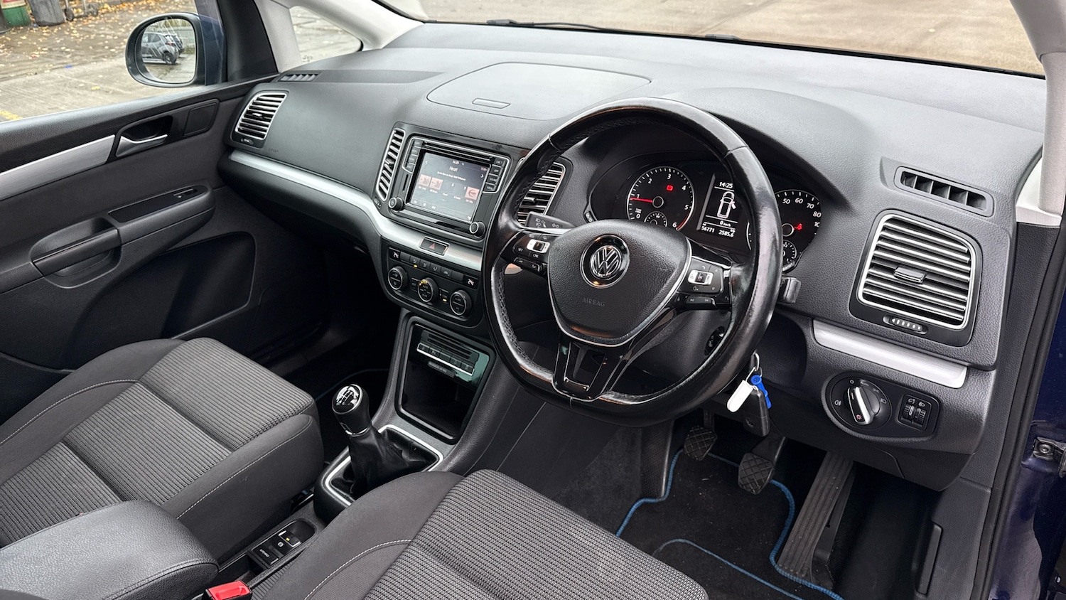 Used Volkswagen Sharan 2017 for sale - 76770125: Photo 9