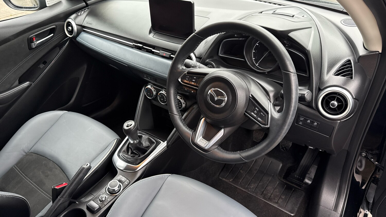 Used Mazda Mazda2 2022 for sale - 76910960: Photo 9