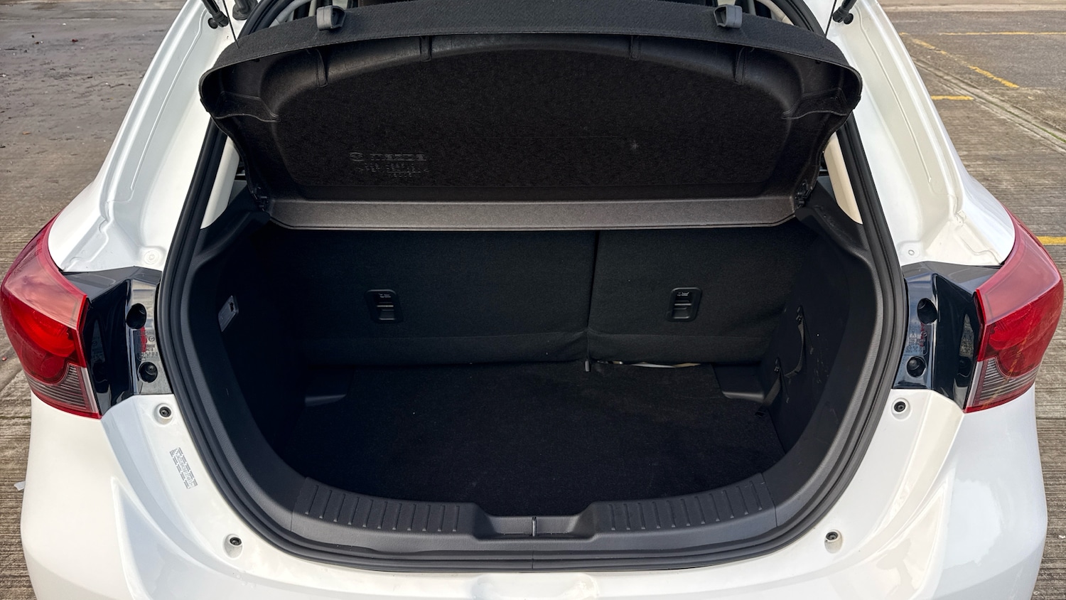 Used Mazda Mazda2 2023 for sale - 76951303: Photo 15