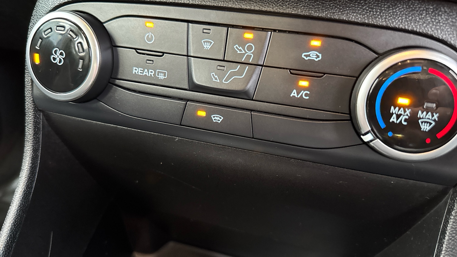 Used Ford Fiesta 2017 for sale - 76334920: Photo 24