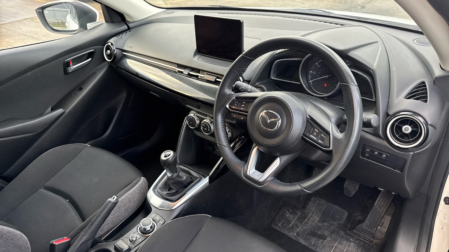 Used Mazda Mazda2 2023 for sale - 76864105: Photo 9