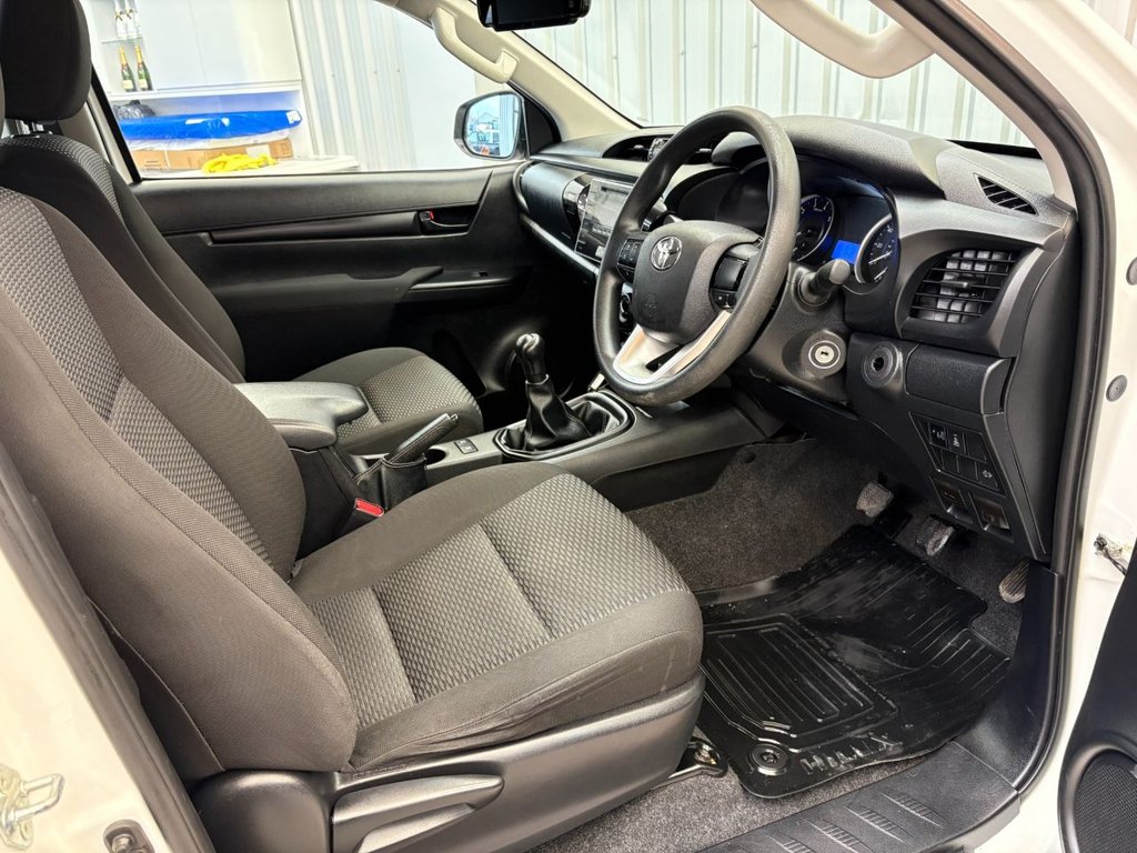 Used Toyota Hilux 2019 for sale - 76986301: Photo 8