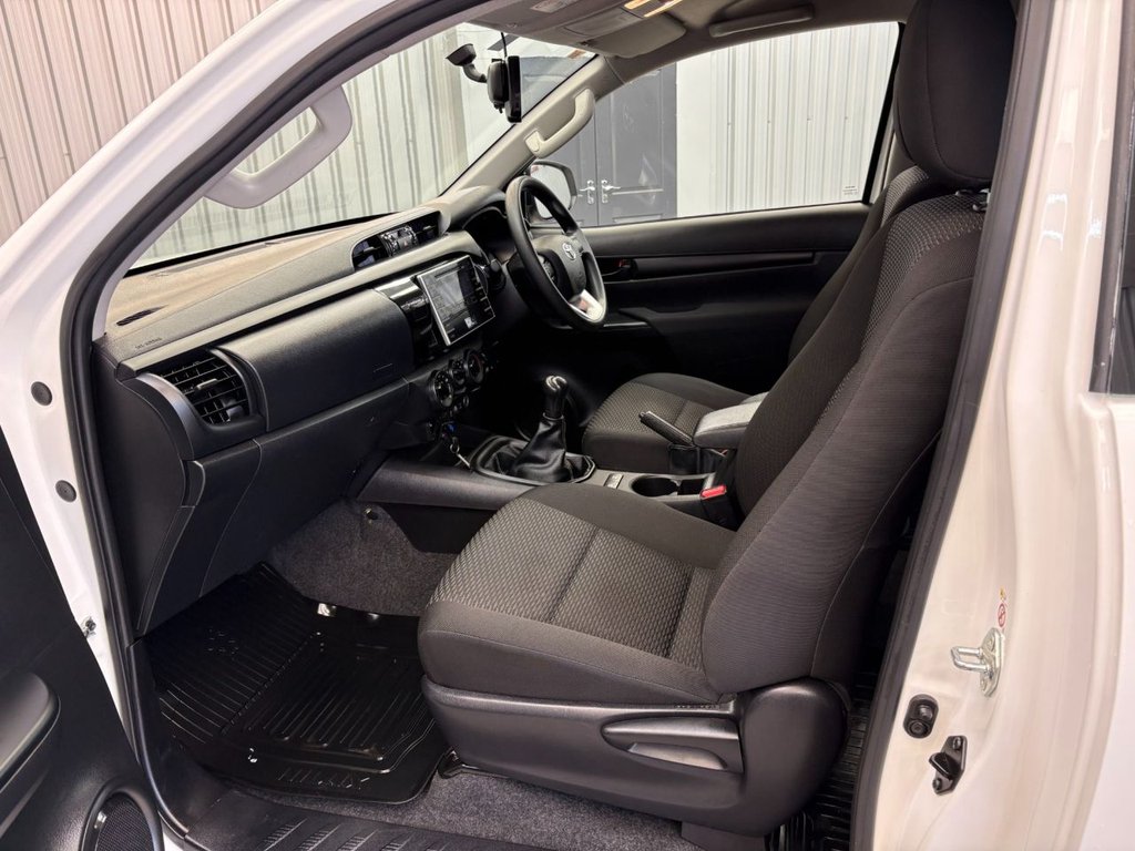 Used Toyota Hilux 2019 for sale - 76986301: Photo 9