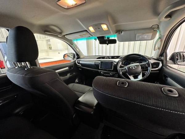 Used Toyota Hilux 2020 for sale - 74587806: Photo 18