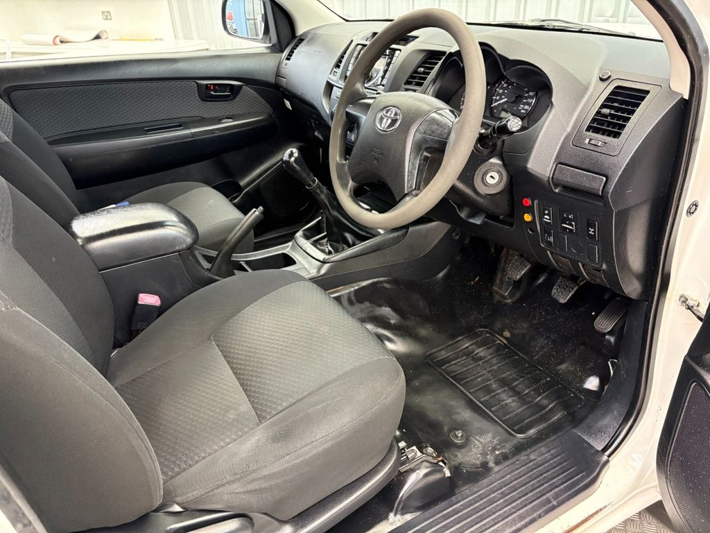 Used Toyota Hilux 2015 for sale - 76686314: Photo 13