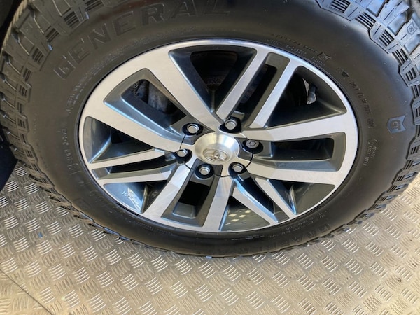 Used Toyota Hilux 2020 for sale - 76092630: Photo 26
