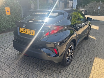 Used Toyota C-HR 2023 for sale - 75613780: Photo
