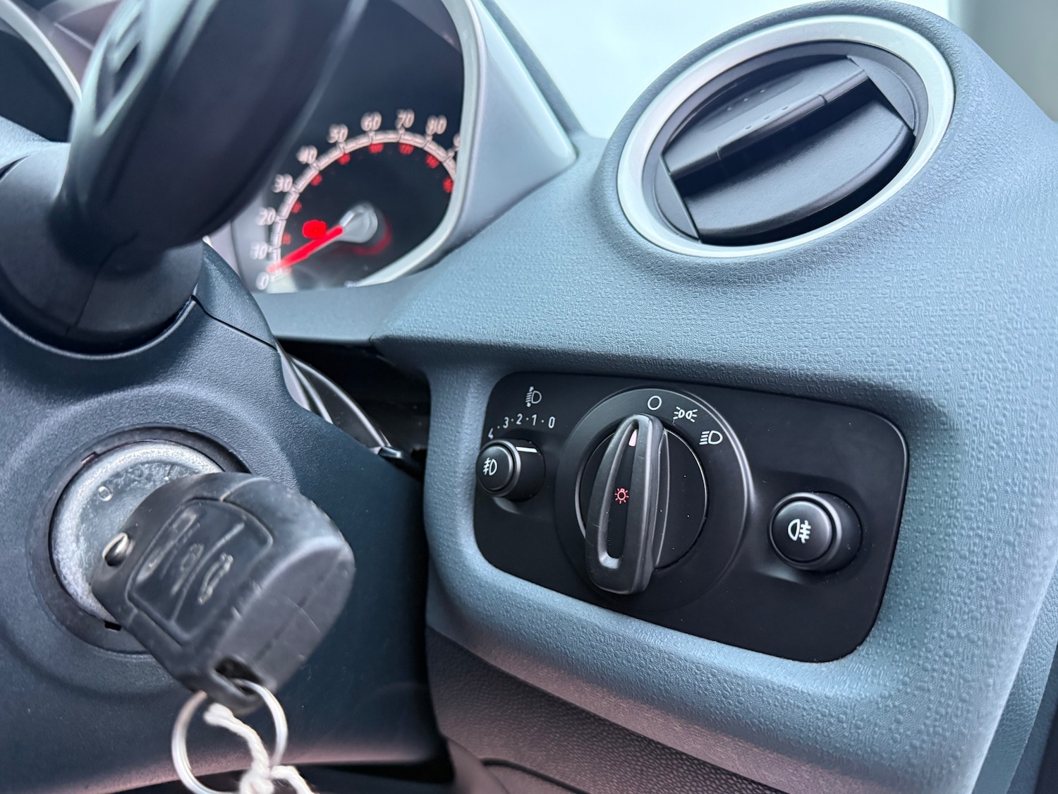 Used Ford Fiesta 2010 for sale - 76719290: Photo 14