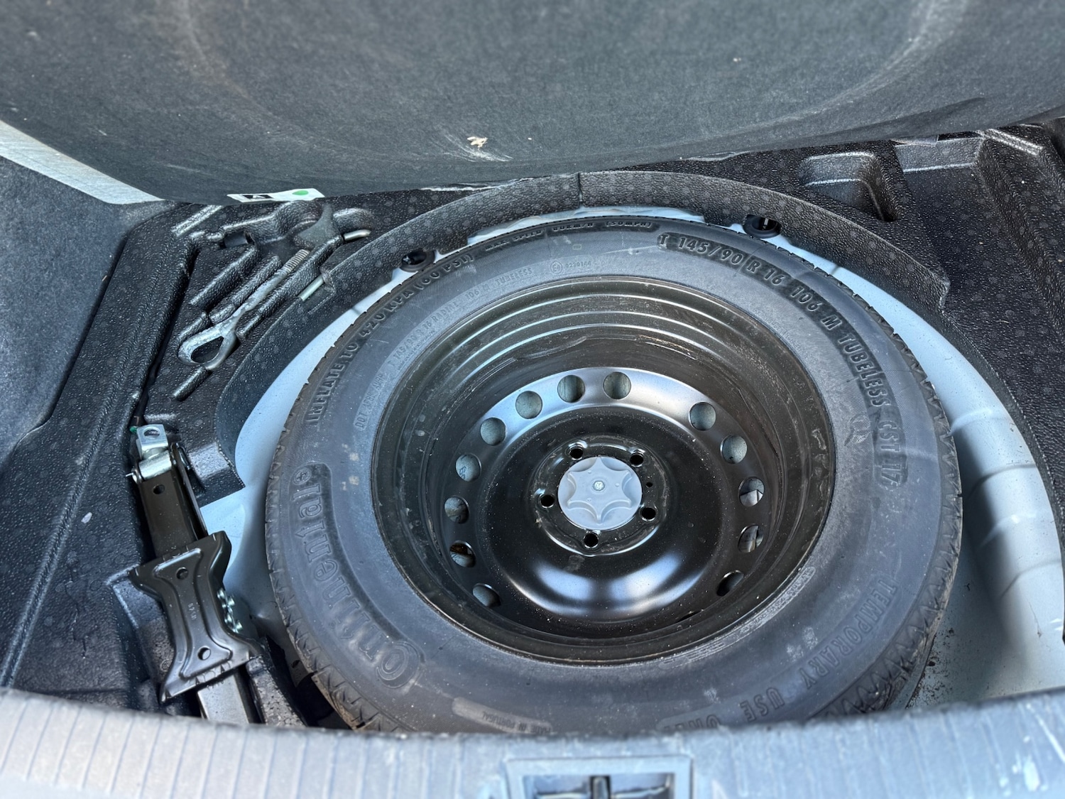 Used Nissan Qashqai 2010 for sale - 76935497: Photo 14