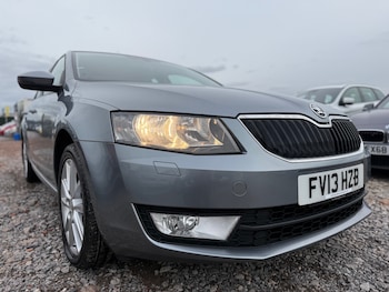 2013 (13) - 1.6 TDI CR Elegance 5dr DSG