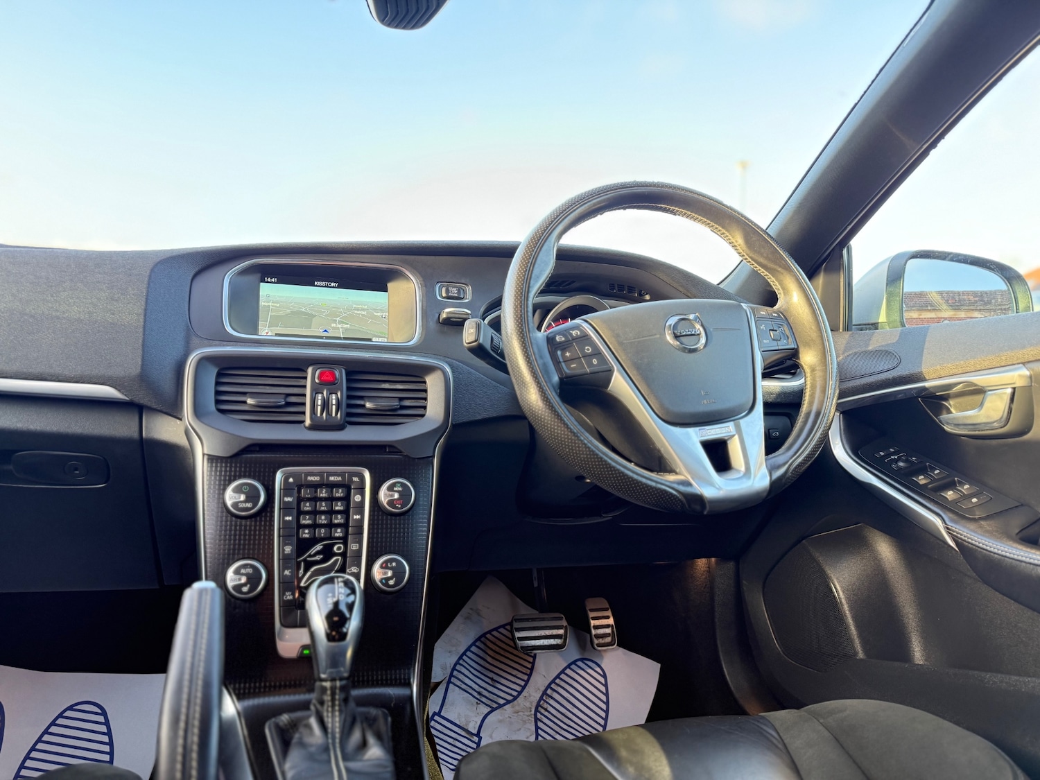 Used Volvo V40 2016 for sale - 76893659: Photo 28