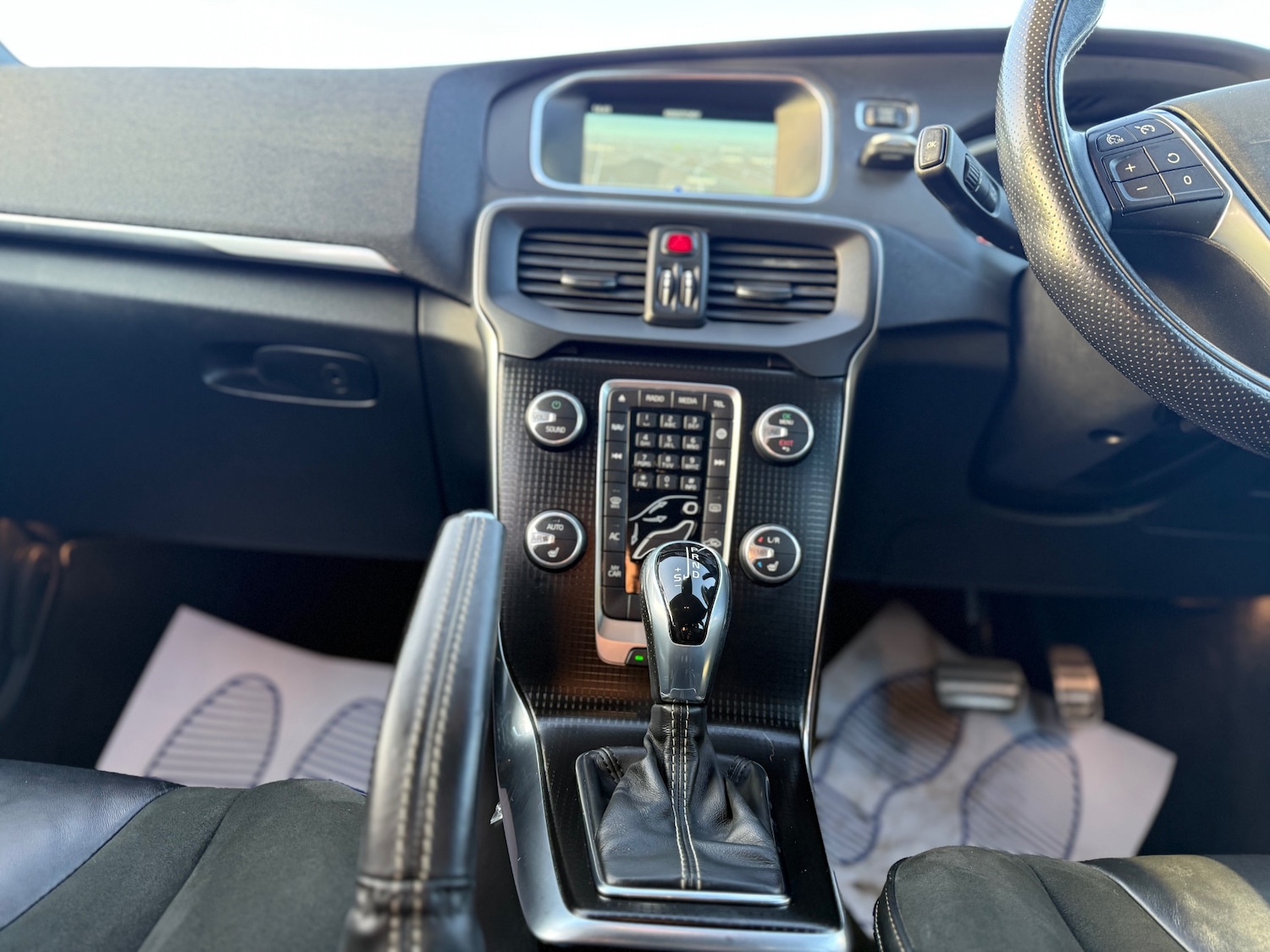 Used Volvo V40 2016 for sale - 76893659: Photo 29