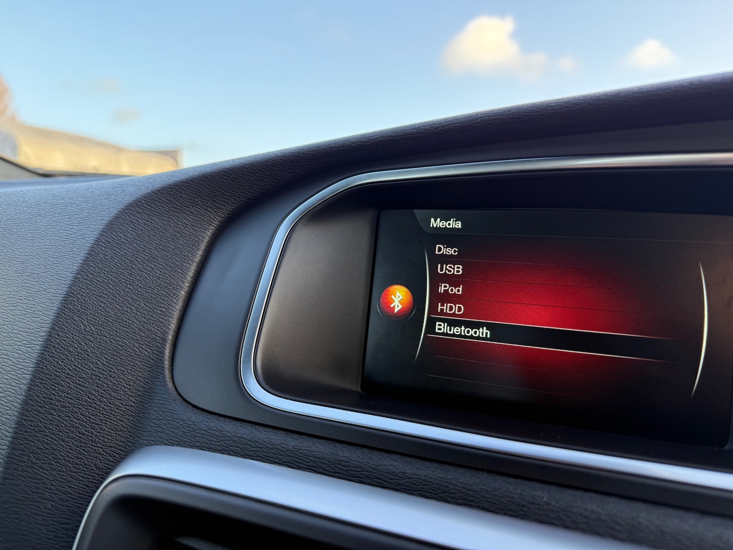 Used Volvo V40 2016 for sale - 76893659: Photo 30