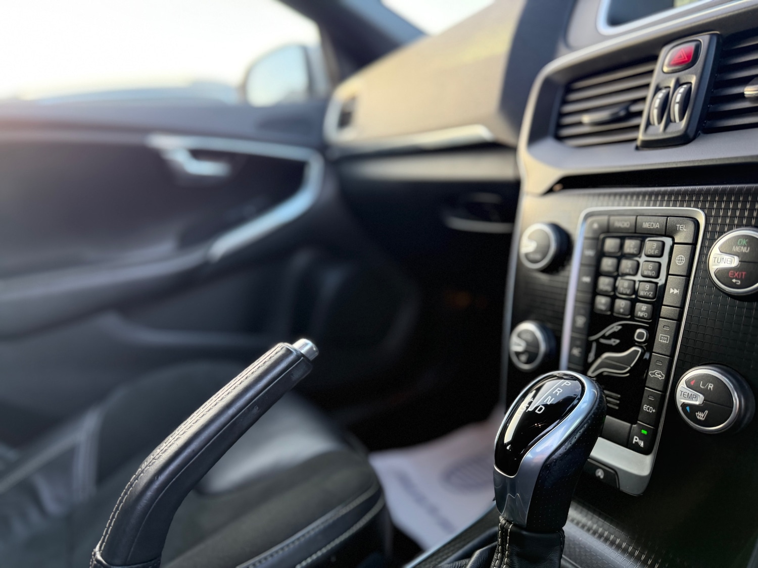 Used Volvo V40 2016 for sale - 76893659: Photo 33