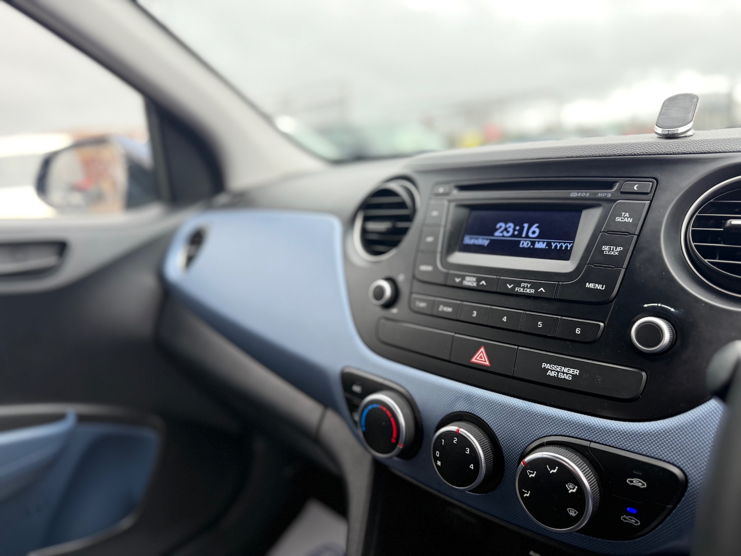 Used Hyundai i10 2015 for sale - 76984207: Photo 12