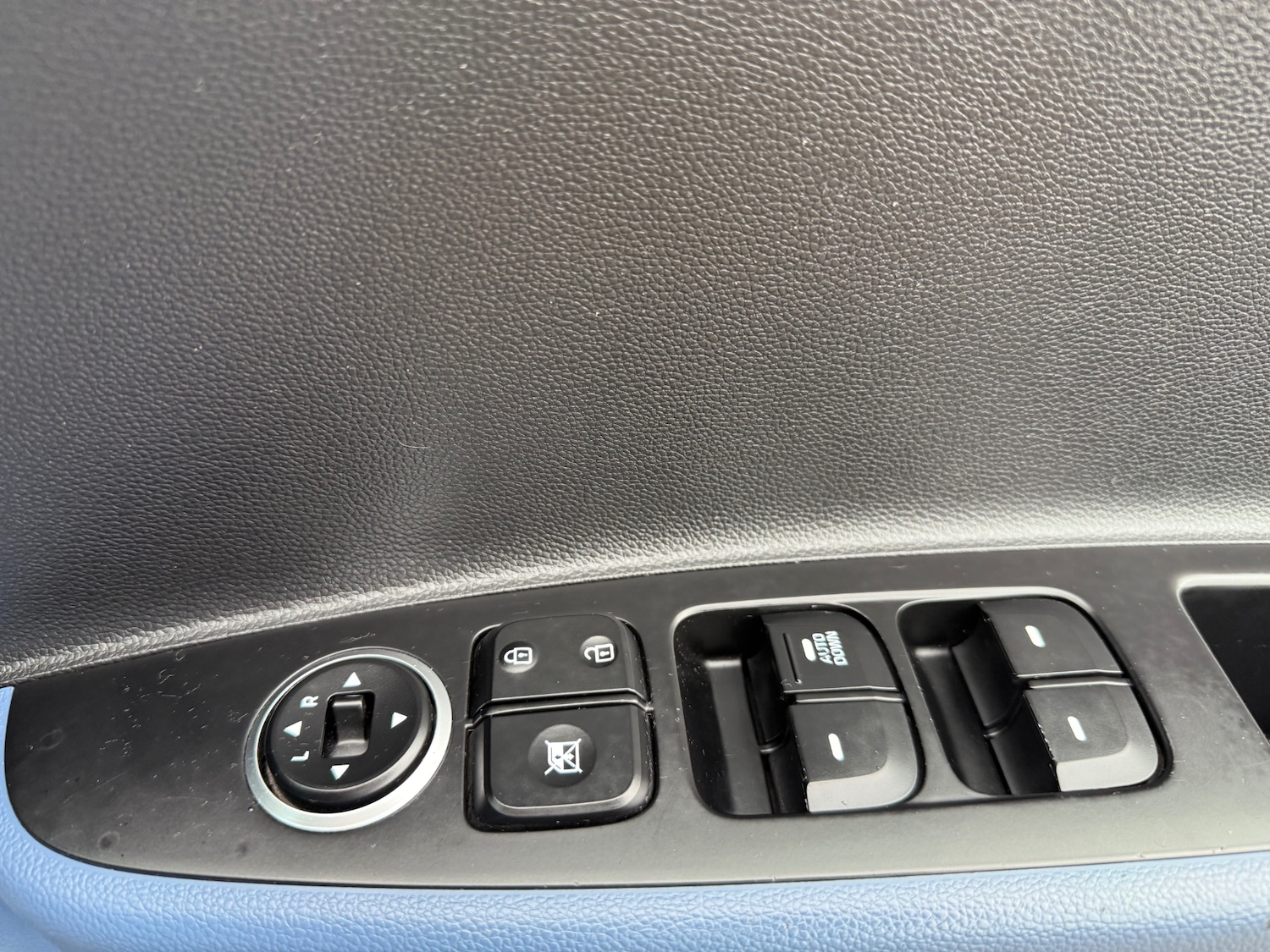 Used Hyundai i10 2015 for sale - 76984207: Photo 14