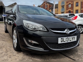 2013 (13) - 1.6i 16V SRi 5dr