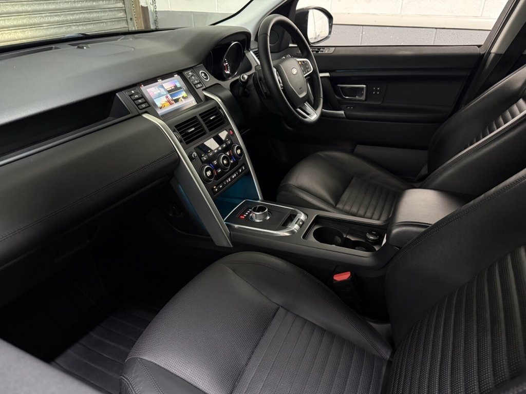 Used Land Rover Discovery Sport 2016 for sale - 76950191: Photo 2