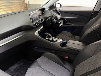 Used Peugeot 3008 2018 for sale - 77341472: Photo