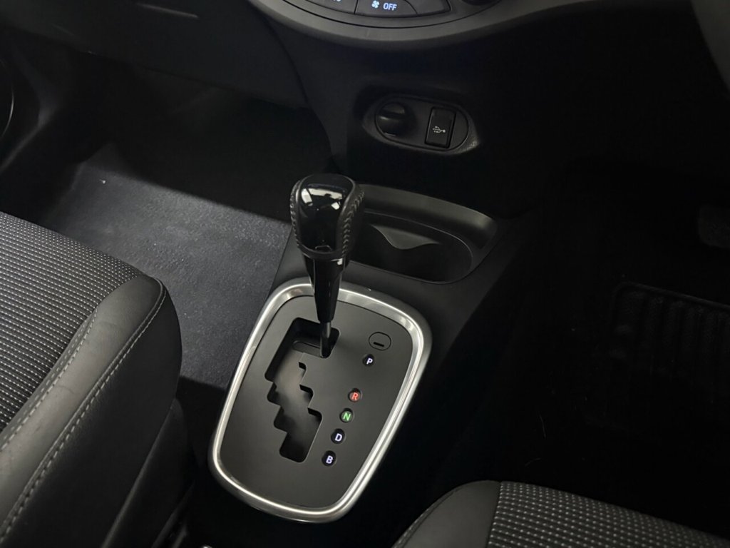 Used Toyota Yaris 2019 for sale - 76883136: Photo 21