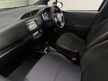 Used Toyota Yaris 2019 for sale - 76883136: Photo