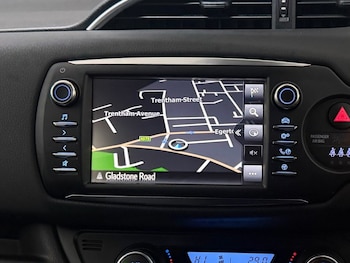 Used Toyota Yaris 2019 for sale - 76883136: Photo