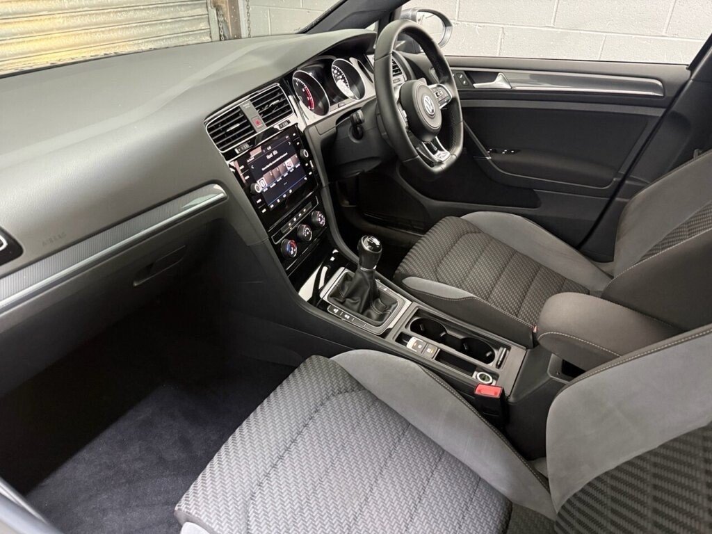 Used Volkswagen Golf 2017 for sale - 77027152: Photo 2